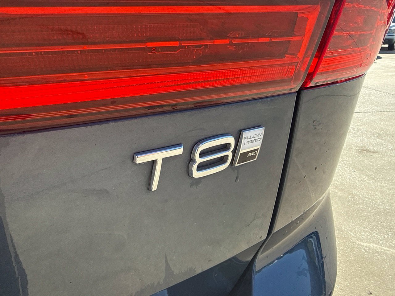 Used 2025 Volvo XC60 T8 Plus w/ Protection Package Premier AWD/4WD image 6