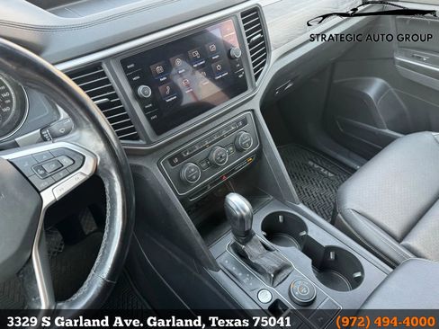 Used 2020 Volkswagen Atlas Cross Sport SE image 11
