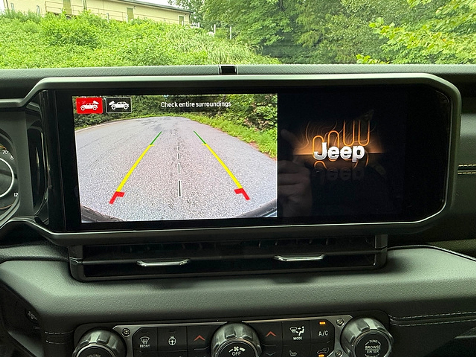 New 2026 Jeep Wrangler Unlimited Sahara AWD/4WD image 25