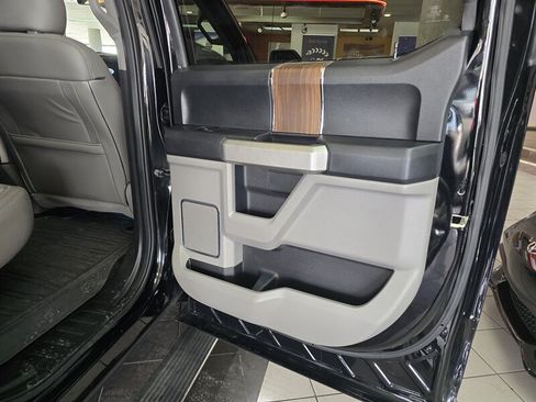 Used 2017 Ford F150 Lariat w/ Equipment Group 502A Luxury AWD/4WD image 16