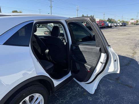 Used 2022 Ford Escape SE image 37