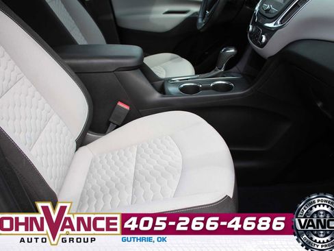 Used 2020 Chevrolet Equinox LT w/ Driver Convenience Package image 18