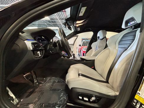 Used 2023 BMW M5 image 16