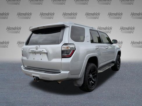 Used 2016 Toyota 4Runner SR5 RWD image 7