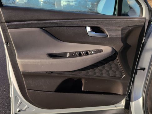 Used 2020 Hyundai Santa Fe SE image 16