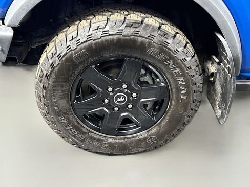 Used 2023 Ford Bronco Black Diamond image 38