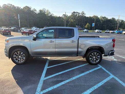 Used 2025 Chevrolet Silverado 1500 LT AWD/4WD image 4