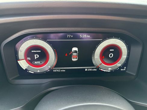 Used 2024 Nissan Rogue SL w/ SL Premium Package AWD/4WD image 16