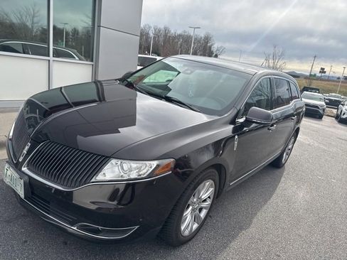 Used 2014 Lincoln MKT AWD w/ Equipment Group 201A image 3