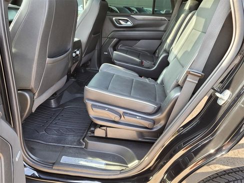 Used 2022 GMC Yukon SLT w/ SLT Luxury Package image 12