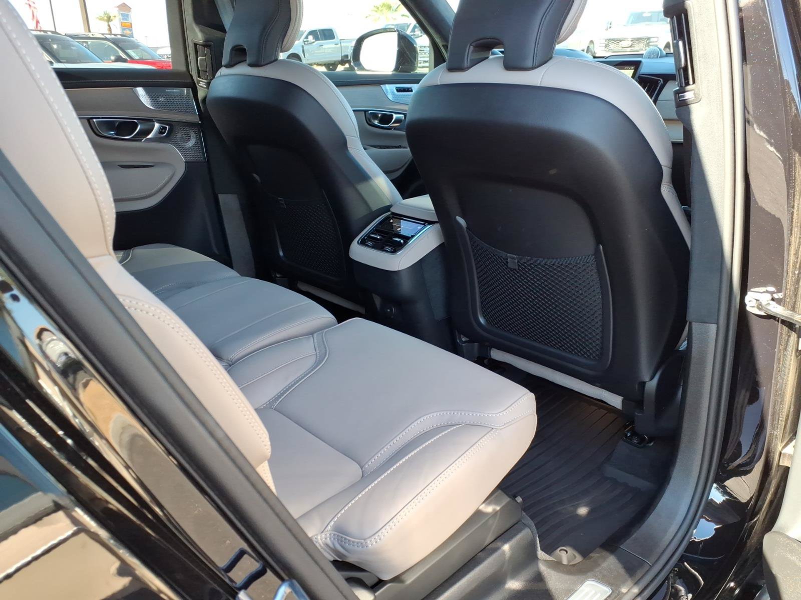 Used 2026 Volvo XC90 B6 Ultra w/ Lounge Package AWD/4WD image 13