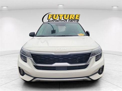 Used 2023 Kia Seltos SX image 2