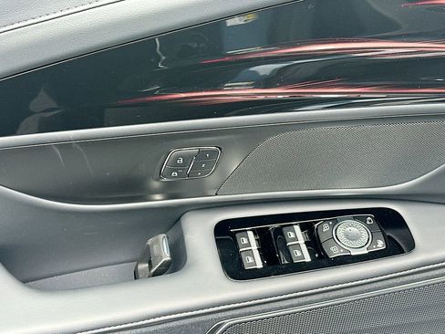 New 2026 Lincoln Nautilus Premier image 21