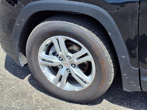 Used 2024 GMC Terrain SLE FWD image 10