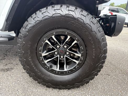 Used 2026 Jeep Wrangler Unlimited Rubicon AWD/4WD image 13
