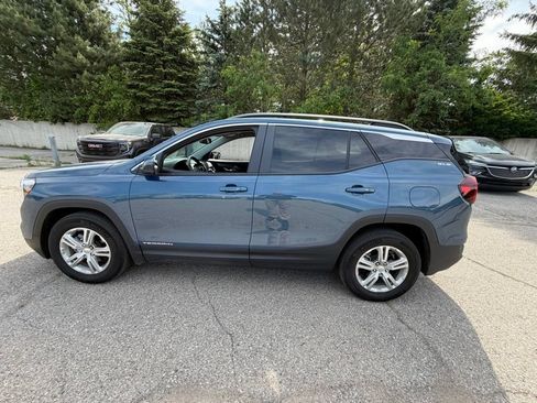Used 2024 GMC Terrain SLE w/ Driver Convenience Package FWD image 5
