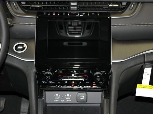New 2026 Jeep Grand Cherokee Laredo X AWD/4WD image 14