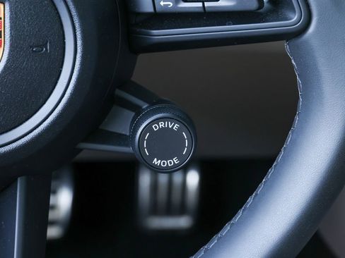 Certified 2025 Porsche Macan 4S Electric image 19