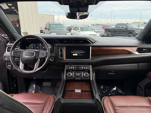 Used 2023 GMC Yukon XL Denali Ultimate image 13