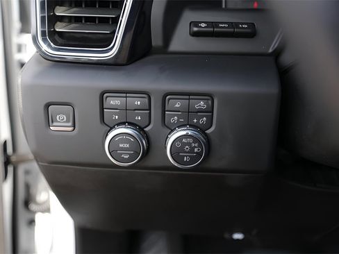 Used 2024 GMC Sierra 1500 Denali image 18