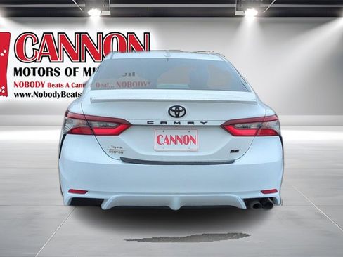 Used 2024 Toyota Camry SE image 6