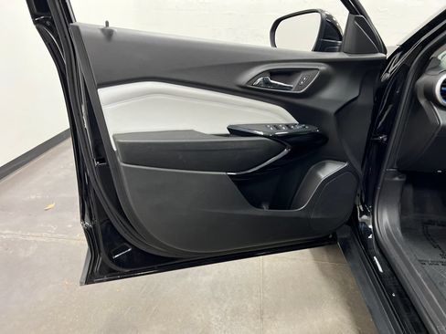 Used 2024 Chevrolet Trax LT FWD image 13