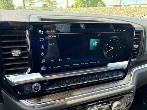 Used 2023 Chevrolet Silverado 1500 RST w/ Z71 Off-Road Package AWD/4WD image 15