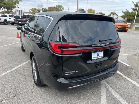 New 2026 Chrysler Pacifica Select image 24