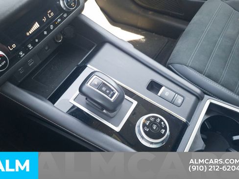 Used 2024 Mitsubishi Outlander SE AWD/4WD image 11