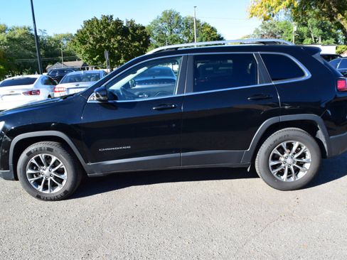 Used 2019 Jeep Cherokee Latitude Plus w/ Comfort/Convenience Group image 8