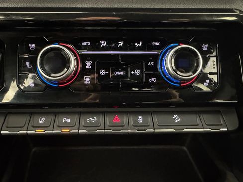 Used 2024 GMC Sierra 3500 AT4 w/ AT4 Premium Plus Package image 22