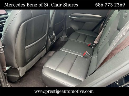 Used 2024 Cadillac XT4 Premium Luxury w/ Cold Weather Package FWD image 15