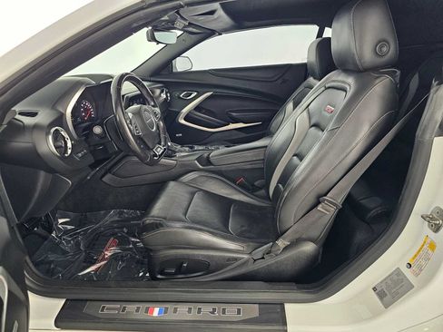 Used 2019 Chevrolet Camaro SS RWD image 17