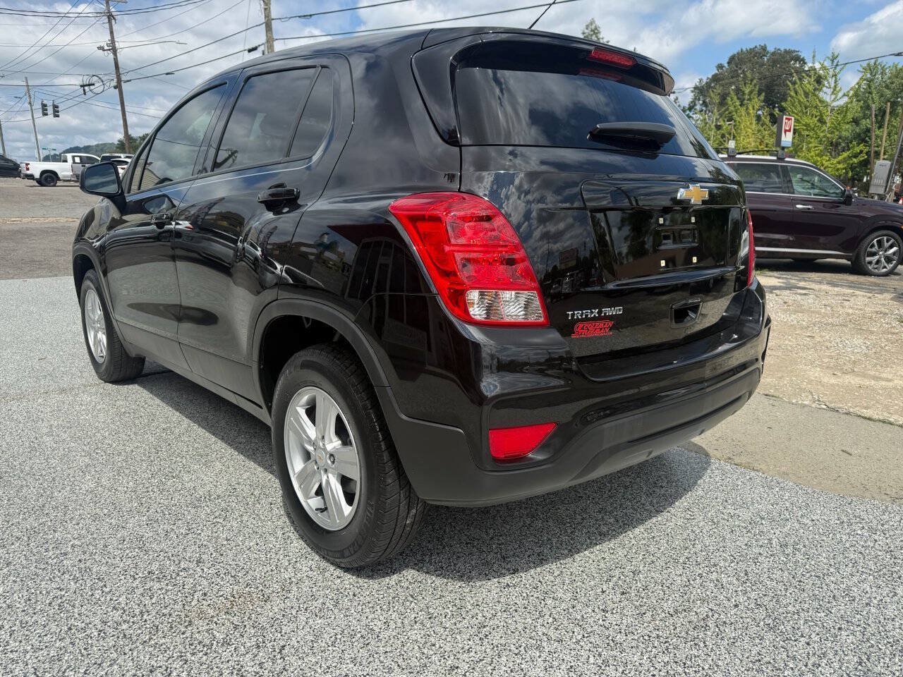 Used 2022 Chevrolet Trax LS w/ Tint and Cruise Package AWD/4WD image 18