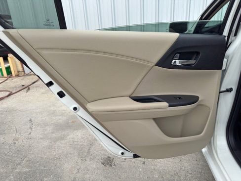 Used 2017 Honda Accord EX-L image 40