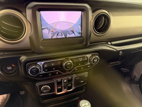 Used 2020 Jeep Wrangler Unlimited Sport S AWD/4WD image 16