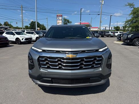Used 2026 Chevrolet Equinox LT FWD image 2