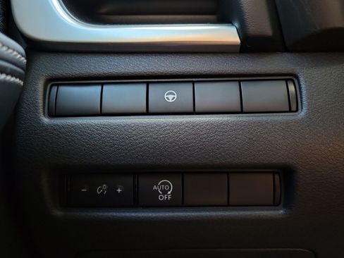 Certified 2023 Nissan Rogue SV FWD image 27