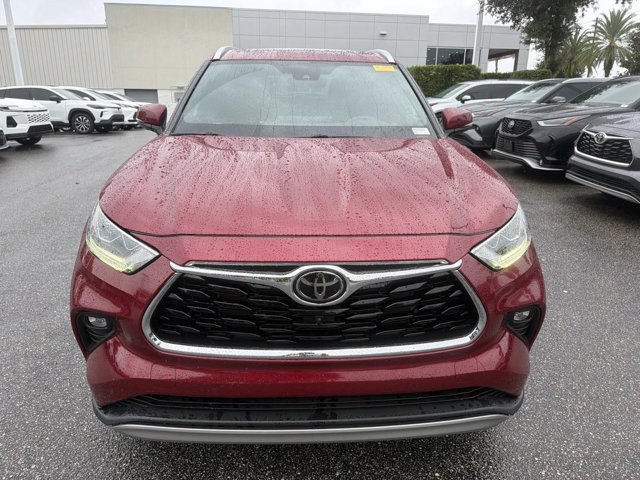 Certified 2021 Toyota Highlander Platinum FWD image 6