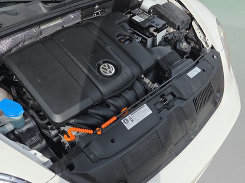 Used 2013 Volkswagen Beetle 2.5 FWD image 15