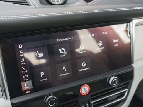 New 2026 Porsche Macan image 23