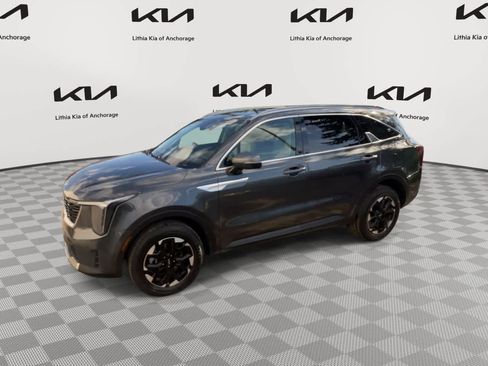 Certified 2025 Kia Sorento S w/ Panoramic Sunroof Package AWD/4WD image 4