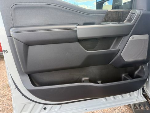 Certified 2025 Ford F250 Lariat w/ Lariat Ultimate Package image 14