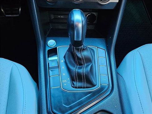 Used 2021 Volkswagen Tiguan SE R-Line image 13