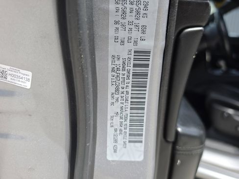 Used 2020 Jeep Grand Cherokee Altitude AWD/4WD image 37