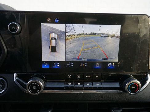 Certified 2023 Chevrolet Colorado Trail Boss w/ Technology Package image 18