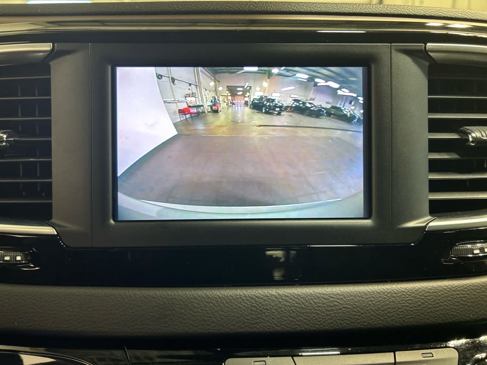 Used 2024 Chrysler Voyager LX FWD image 5