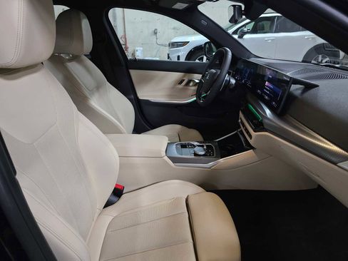 Used 2025 BMW 330i xDrive Sedan w/ M Sport Package image 10