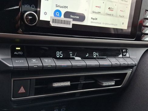 Used 2025 Toyota Camry LE image 15