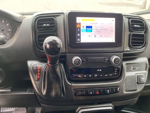 Used 2025 RAM ProMaster 2500 w/ Convenience Group image 14